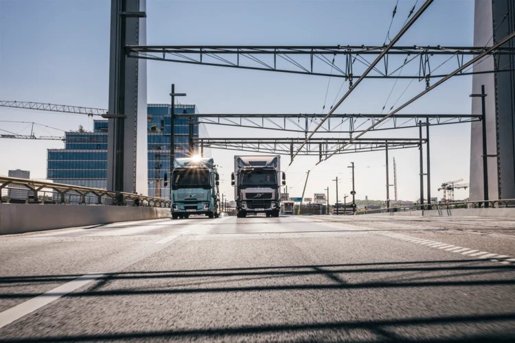 Paashuis-Volvo-Trucks-FL-Range-01
